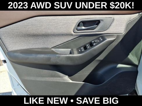 Used 2023 Nissan Rogue S image 11