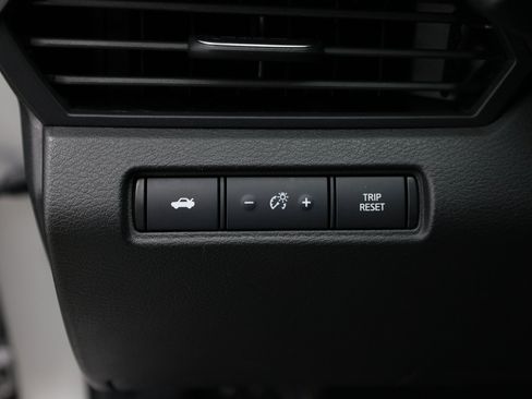 Used 2024 Nissan Altima 2.5 SR FWD image 18
