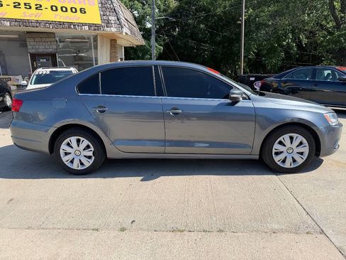 Used 2013 Volkswagen Jetta SE FWD image 8