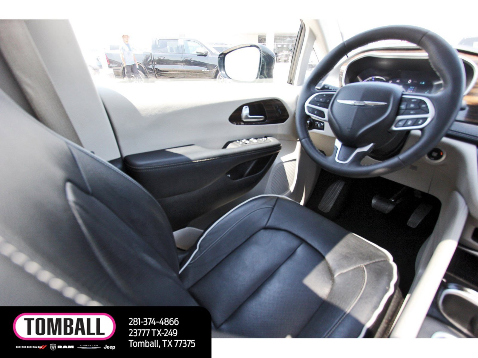 Used 2023 Chrysler Pacifica Limited FWD image 10