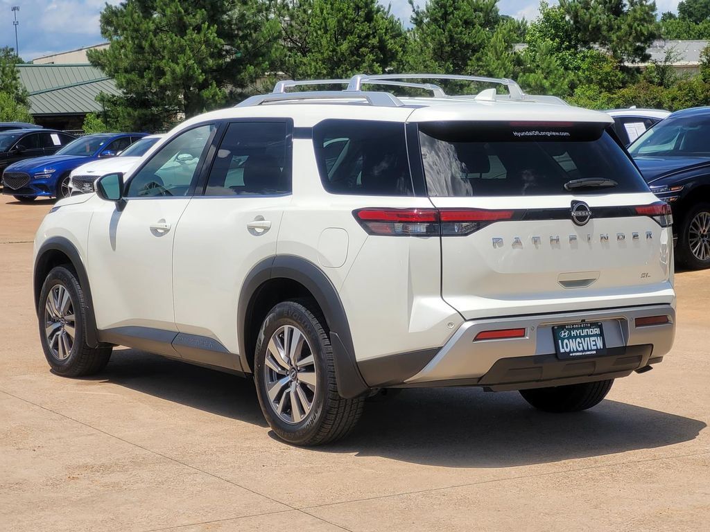 Used 2023 Nissan Pathfinder SL w/ Lighting Package (N92) FWD image 6