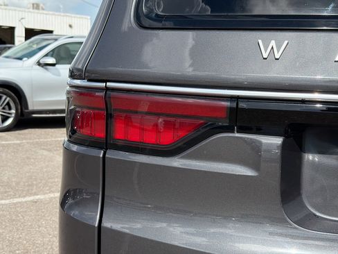 Used 2022 Jeep Wagoneer Series III image 10