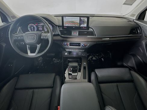 Used 2024 Audi Q5 e Premium Plus w/ Premium Plus Package image 27