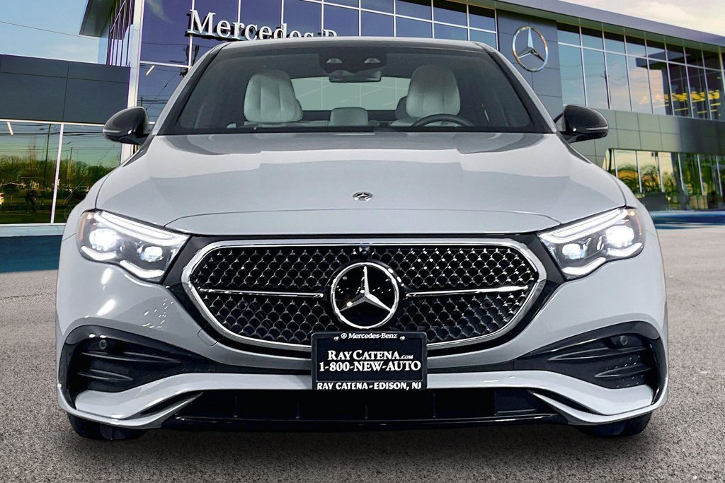 Used 2026 Mercedes-Benz E 350 4MATIC Sedan image 3