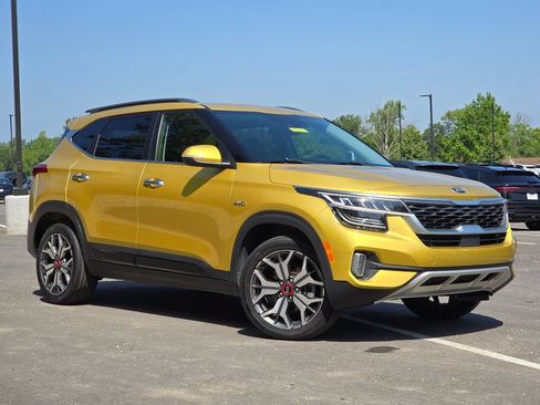 Used 2021 Kia Seltos SX w/ SX Sunroof Package AWD/4WD image 2