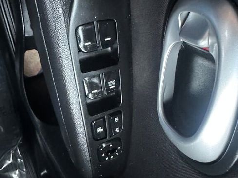 Used 2015 Kia Soul image 20