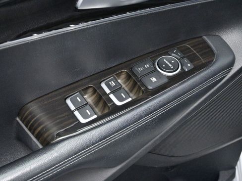 Used 2019 Kia Sorento L image 10
