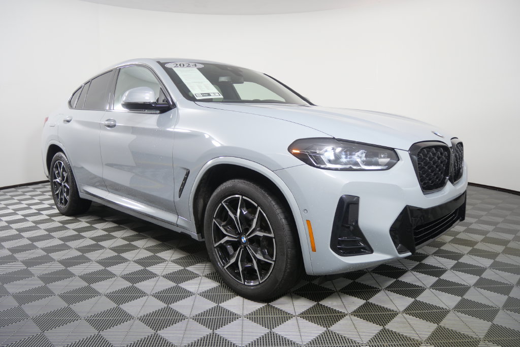Certified 2024 BMW X4 xDrive30i w/ Premium Package AWD/4WD image 2