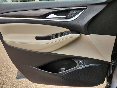 Used 2019 Buick Enclave Essence image 14