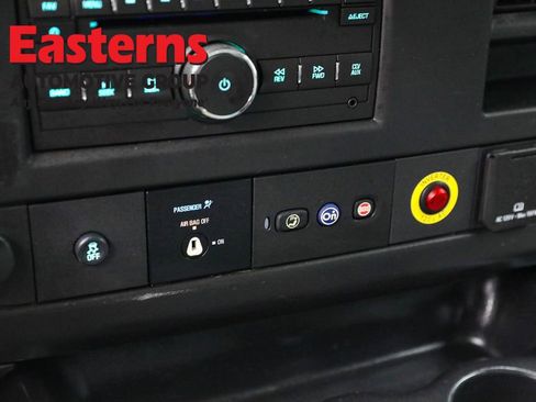 Used 2017 Chevrolet Express 2500 image 21