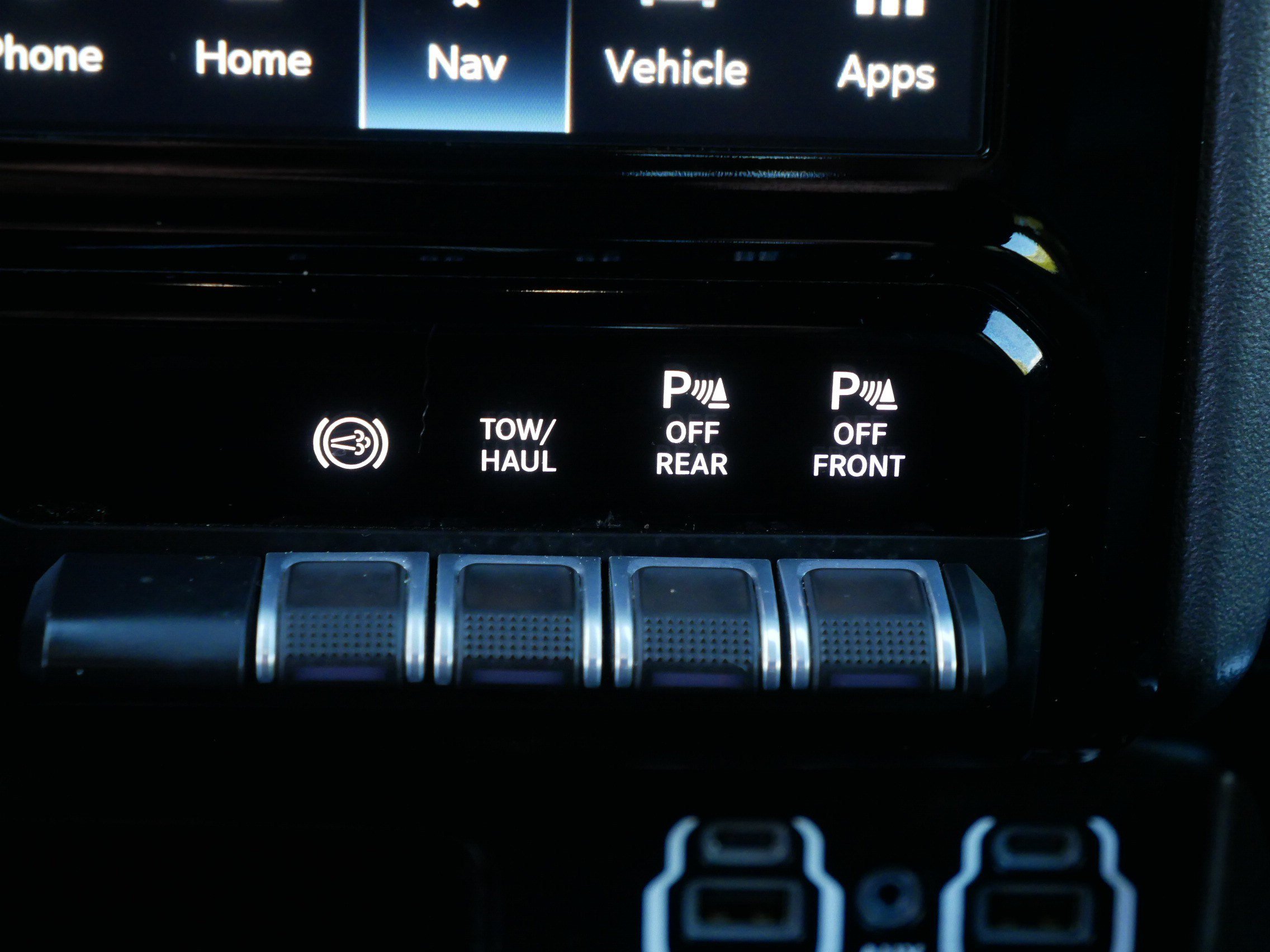 Used 2022 RAM 2500 Laramie AWD/4WD image 32
