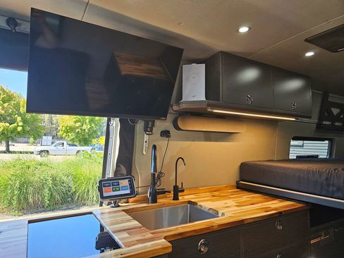 Used 2022 Mercedes-Benz Sprinter 2500 image 6