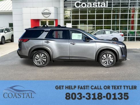 New 2026 Nissan Pathfinder SV image 4