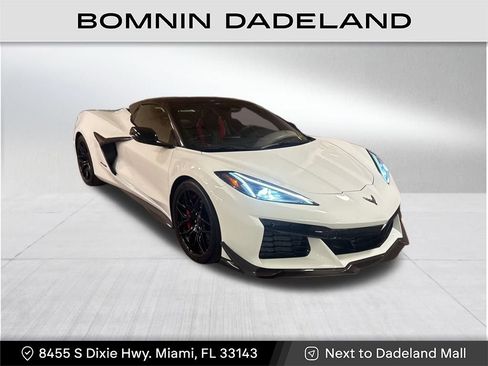 Used 2025 Chevrolet Corvette Z06 w/ Z07 Performance Package image 1