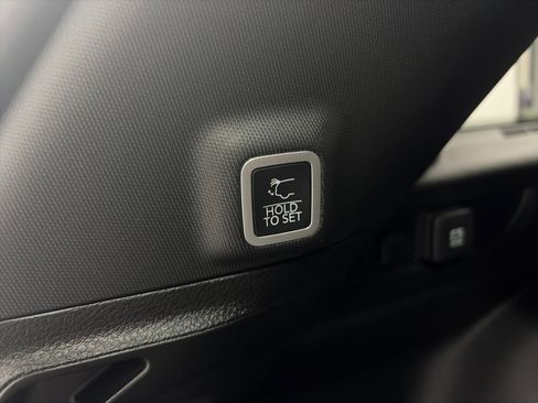 Used 2022 Jeep Grand Cherokee Altitude image 28