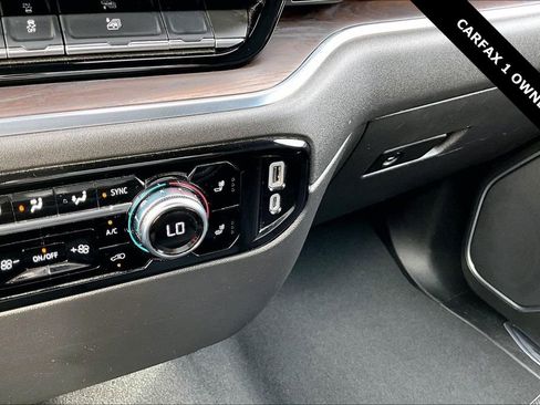 Used 2025 GMC Sierra 1500 SLT image 16