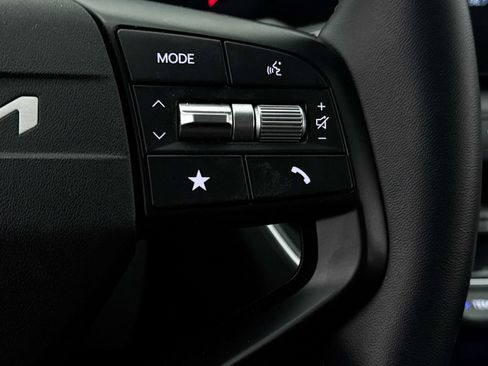 Certified 2025 Kia K4 EX image 30