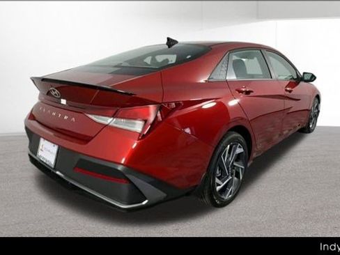 Certified 2025 Hyundai Elantra Sport FWD image 10