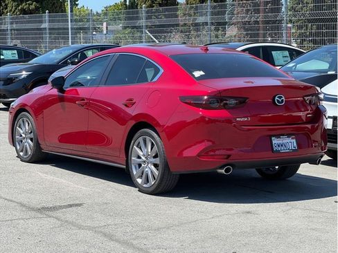 Used 2019 MAZDA MAZDA3 Sedan w/ Preferred Package FWD image 6
