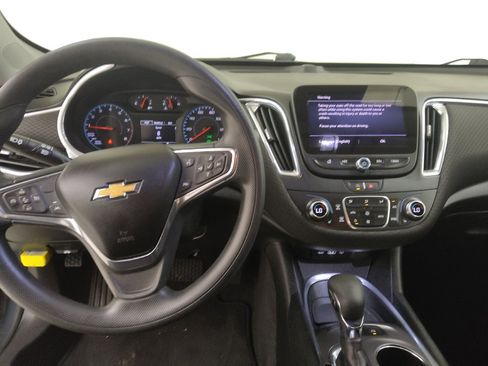 Used 2021 Chevrolet Malibu LT FWD image 22