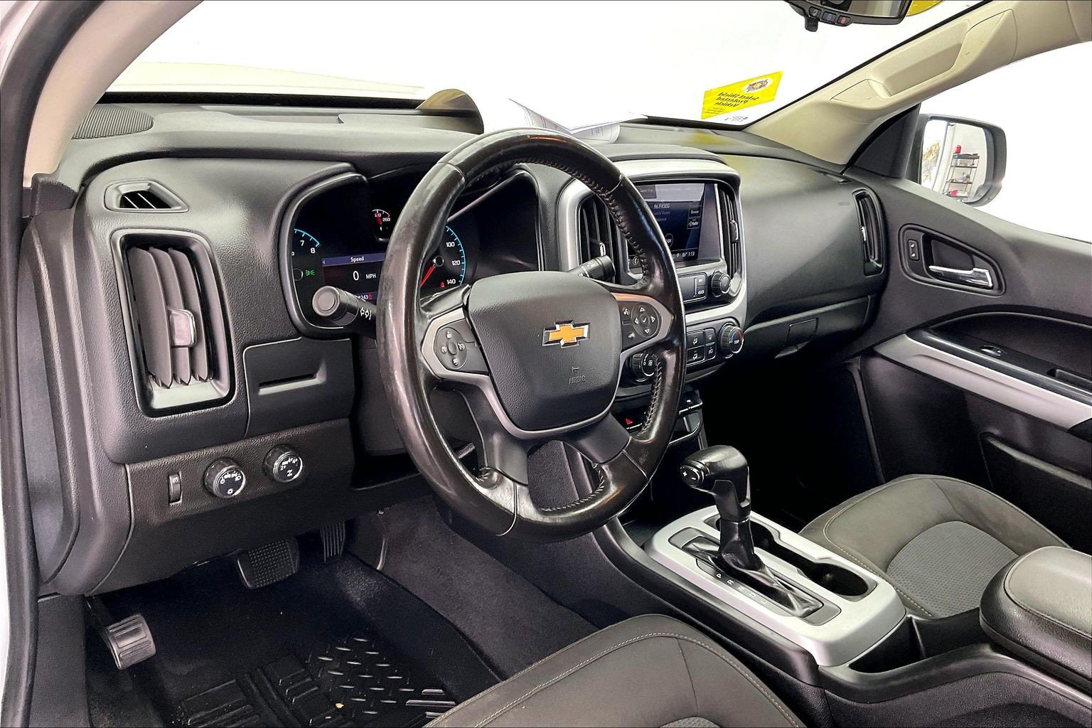 Used 2020 Chevrolet Colorado LT AWD/4WD image 14