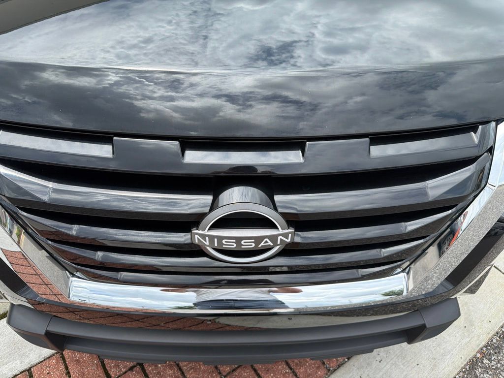 Used 2024 Nissan Pathfinder SV AWD/4WD image 13