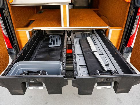 Used 2024 Mercedes-Benz Sprinter 2500 image 37