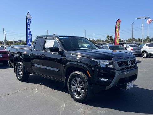 Used 2025 Nissan Frontier SV w/ SV Convenience Package RWD image 23