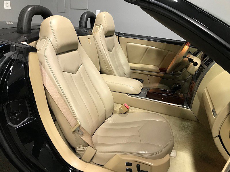 Used 2007 Cadillac XLR RWD image 22