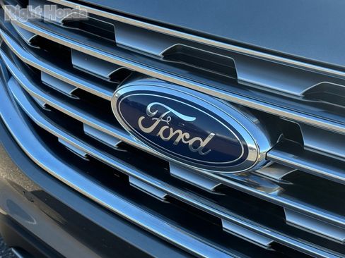 Used 2023 Ford Edge Titanium image 33