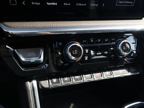 Used 2025 GMC Sierra 2500 Denali AWD/4WD image 13