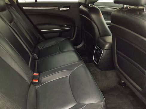 Used 2015 Chrysler 300 Limited RWD image 19