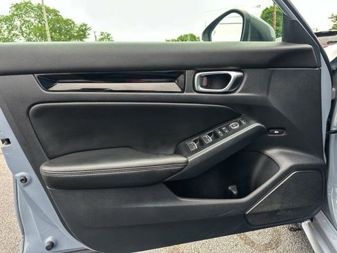 Used 2022 Honda Civic Touring image 13