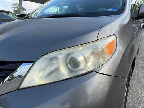 Used 2012 Toyota Sienna LE FWD image 14