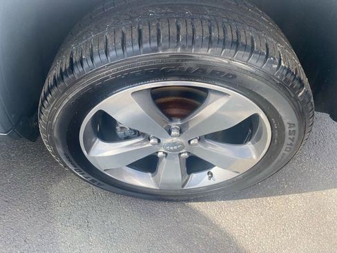 Used 2015 Jeep Grand Cherokee Limited w/ Trailer Tow Group IV image 34