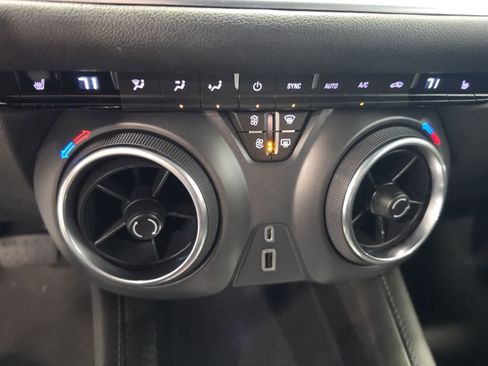 Used 2021 Chevrolet Blazer LT FWD image 25
