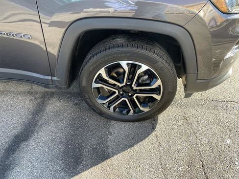 Certified 2022 Jeep Compass Limited w/ Sun and Sound Group image 11