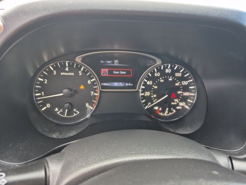 Used 2018 Nissan Pathfinder SL AWD/4WD image 10