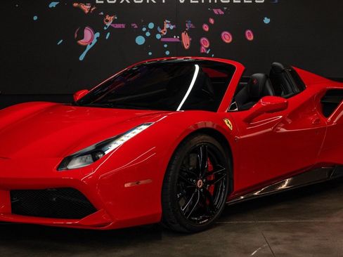 Used 2018 Ferrari 488 Spider RWD image 2