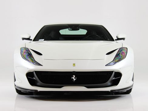 Used 2020 Ferrari 812 Superfast RWD image 14