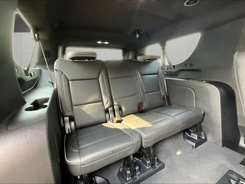 Used 2023 Chevrolet Suburban Premier AWD/4WD image 25