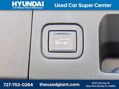 Used 2024 Cadillac XT4 Premium Luxury FWD image 13