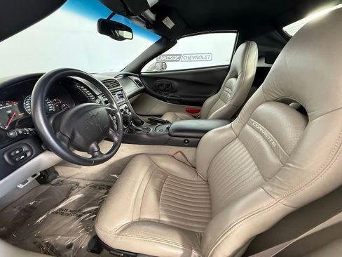 Used 2004 Chevrolet Corvette Convertible w/ Preferred Equipment Group RWD image 15