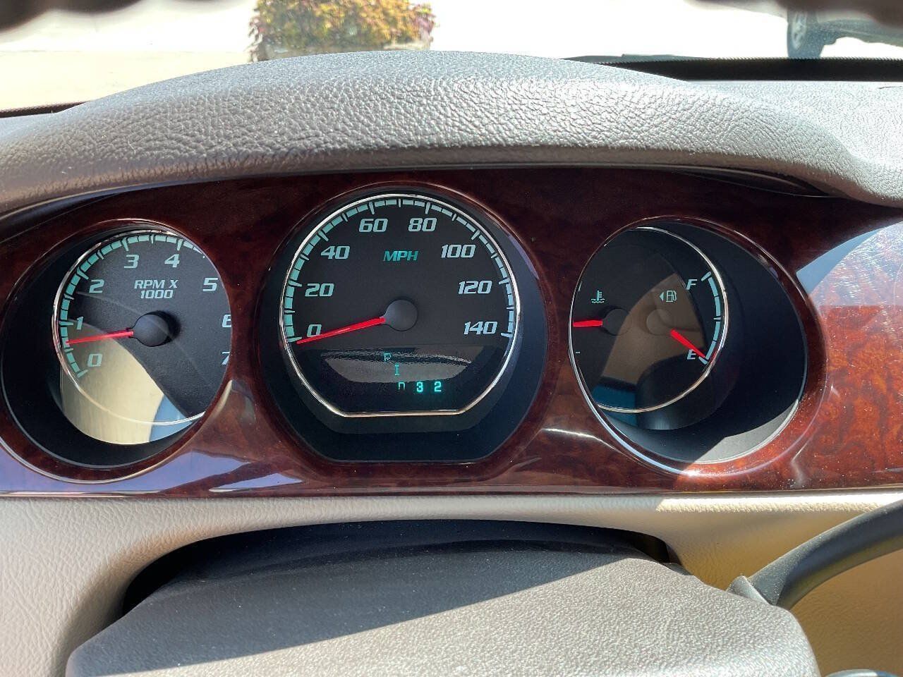 Used 2011 Buick Lucerne CXL FWD image 16