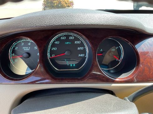 Used 2011 Buick Lucerne CXL FWD image 16