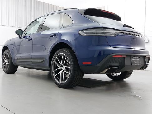Certified 2026 Porsche Macan AWD/4WD image 3