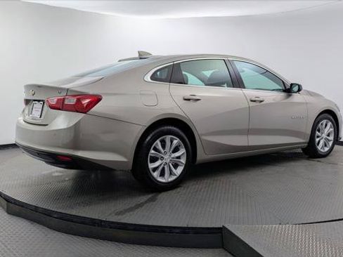 Used 2025 Chevrolet Malibu LT FWD image 8
