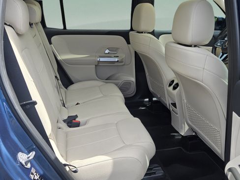 Used 2021 Mercedes-Benz GLB 250 image 17