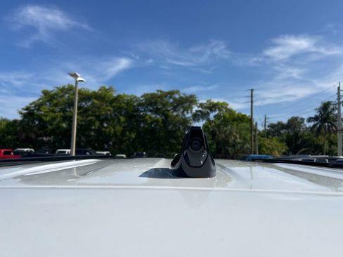 Used 2020 Land Rover Defender 110 HSE image 21