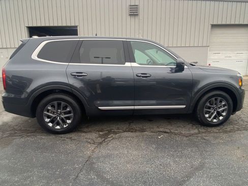 Used 2024 Kia Telluride LX image 8